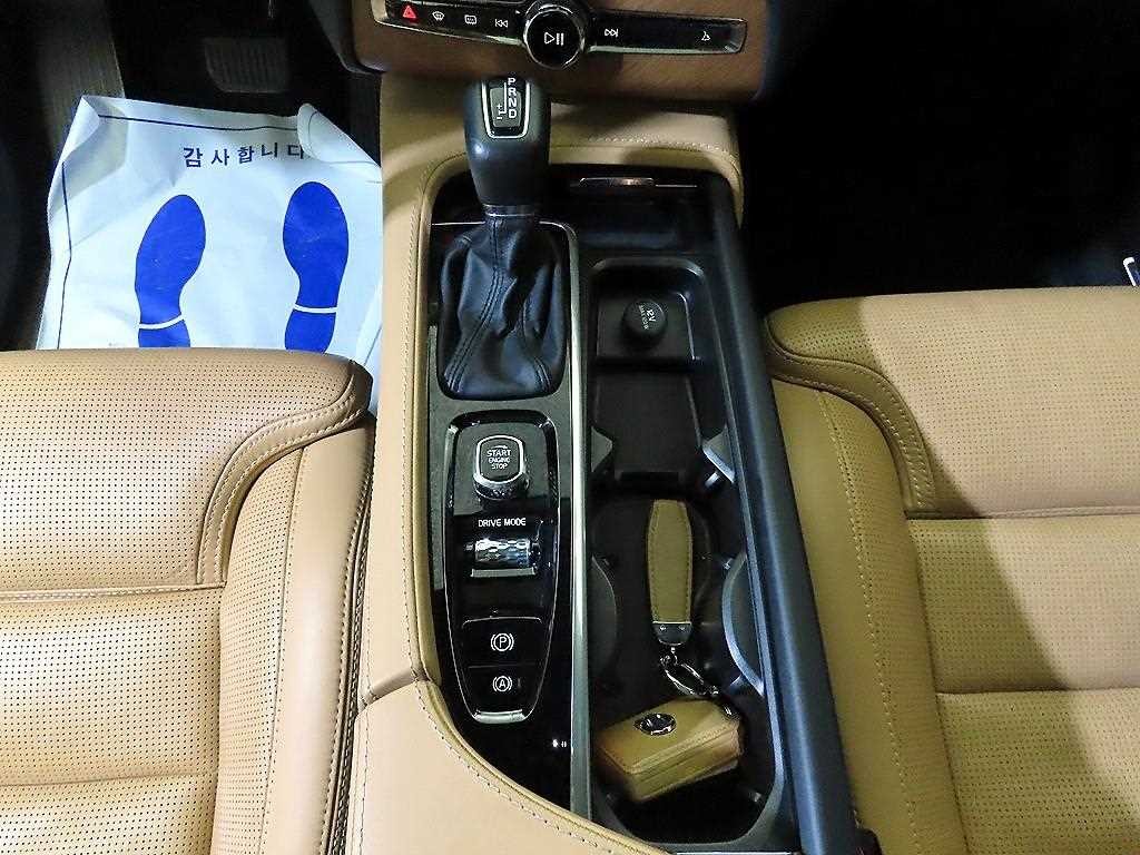 볼보 XC90 XC90 2세대 2.0 T6 AWD 인스크립션 이미지 12