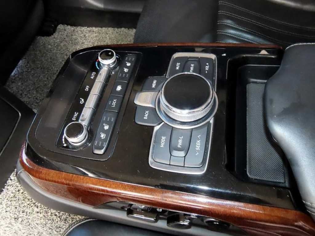 제네시스 EQ900 5.0 GDI AWD 프레스티지 이미지 16