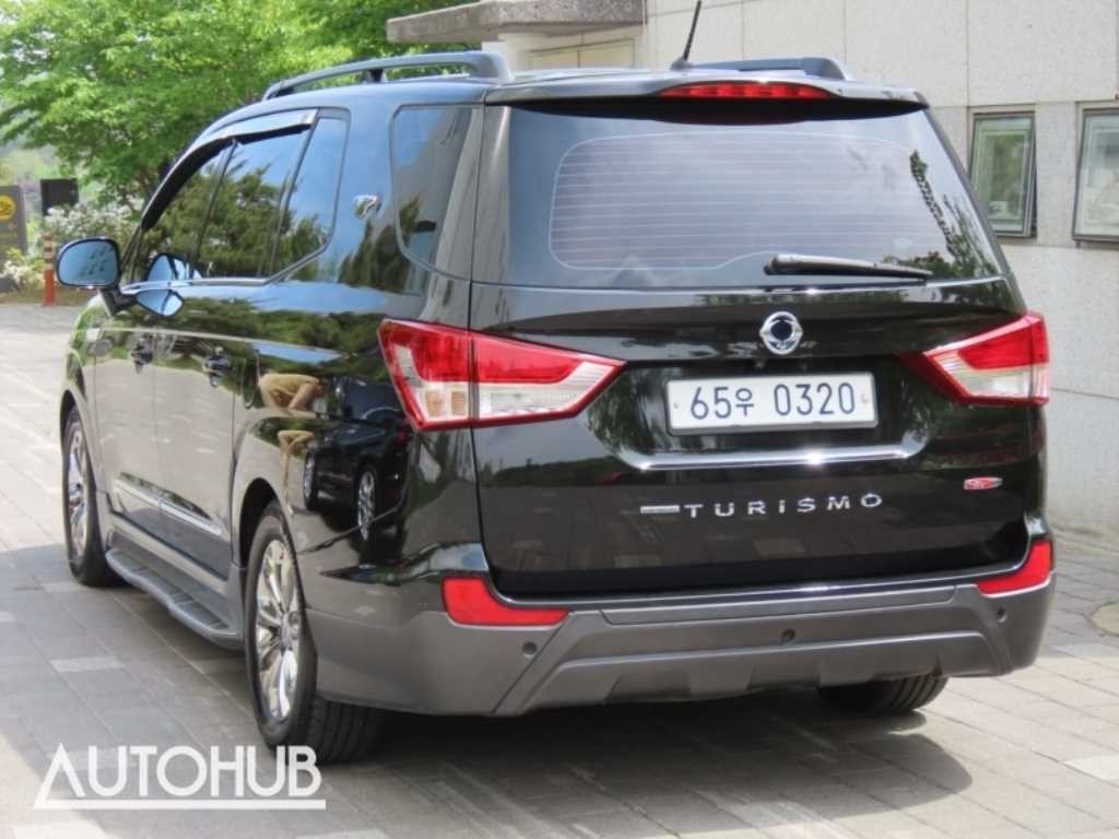 KG모빌리티(쌍용) 코란도 코란도투리스모 4WD 아웃도어 에디션 이미지 4