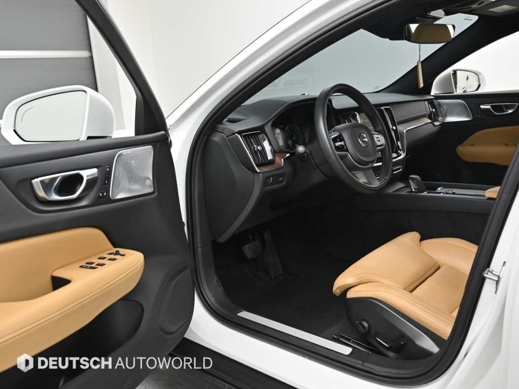 볼보 V60 V60 크로스 컨트리 2세대 2.0 B5 프로 AWD 이미지 11