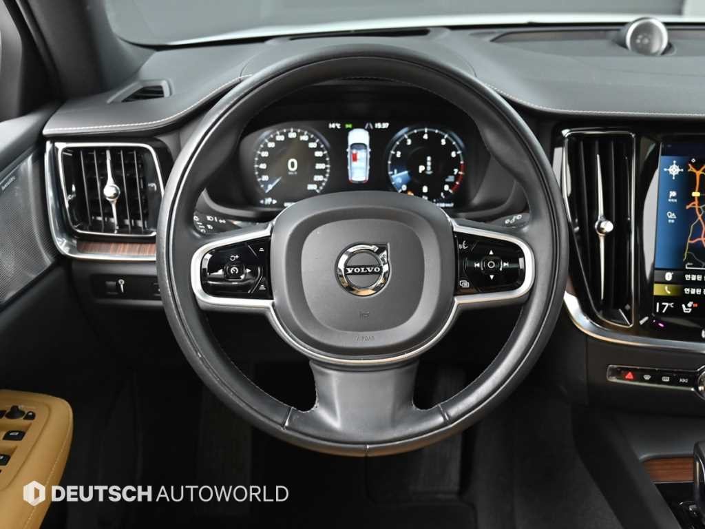 볼보 V60 V60 크로스 컨트리 2세대 2.0 B5 프로 AWD 이미지 13