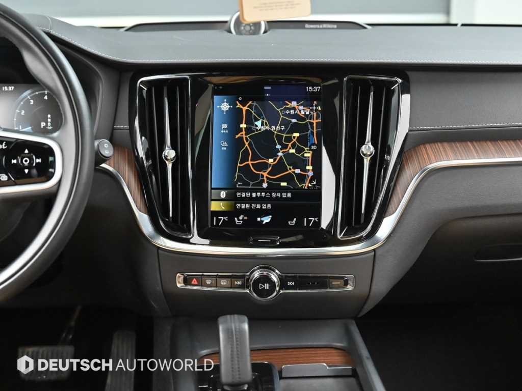 볼보 V60 V60 크로스 컨트리 2세대 2.0 B5 프로 AWD 이미지 14