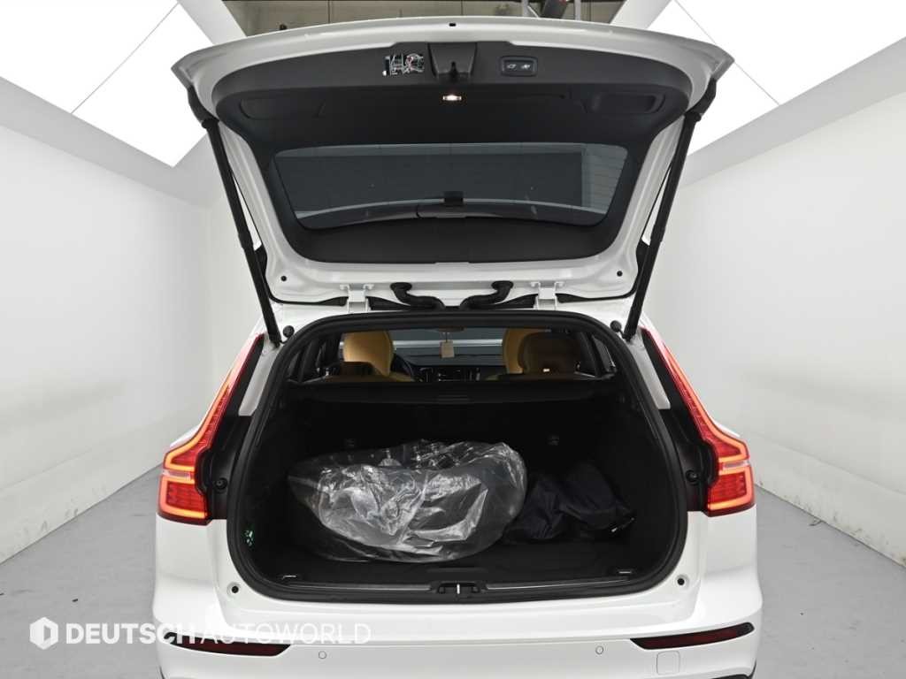 볼보 V60 V60 크로스 컨트리 2세대 2.0 B5 프로 AWD 이미지 19
