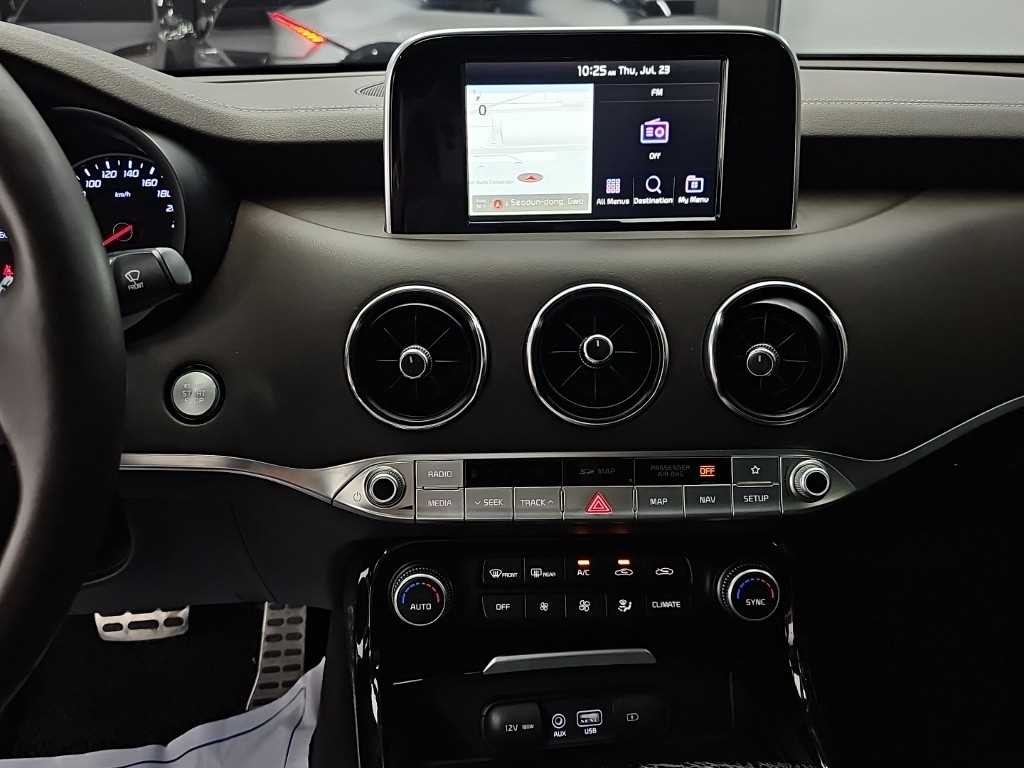 기아 스팅어 가솔린 2.0 터보 2WD 플래티넘 이미지 10