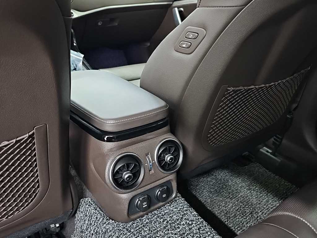 기아 스팅어 가솔린 2.0 터보 2WD 플래티넘 이미지 13
