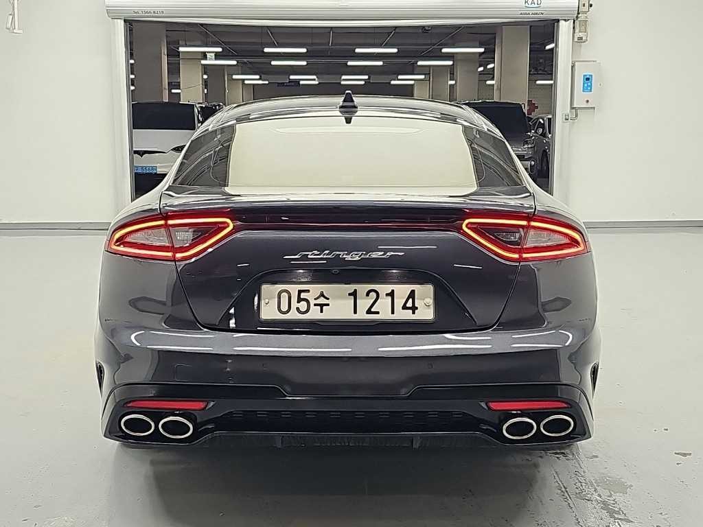 기아 스팅어 가솔린 2.0 터보 2WD 플래티넘 이미지 3
