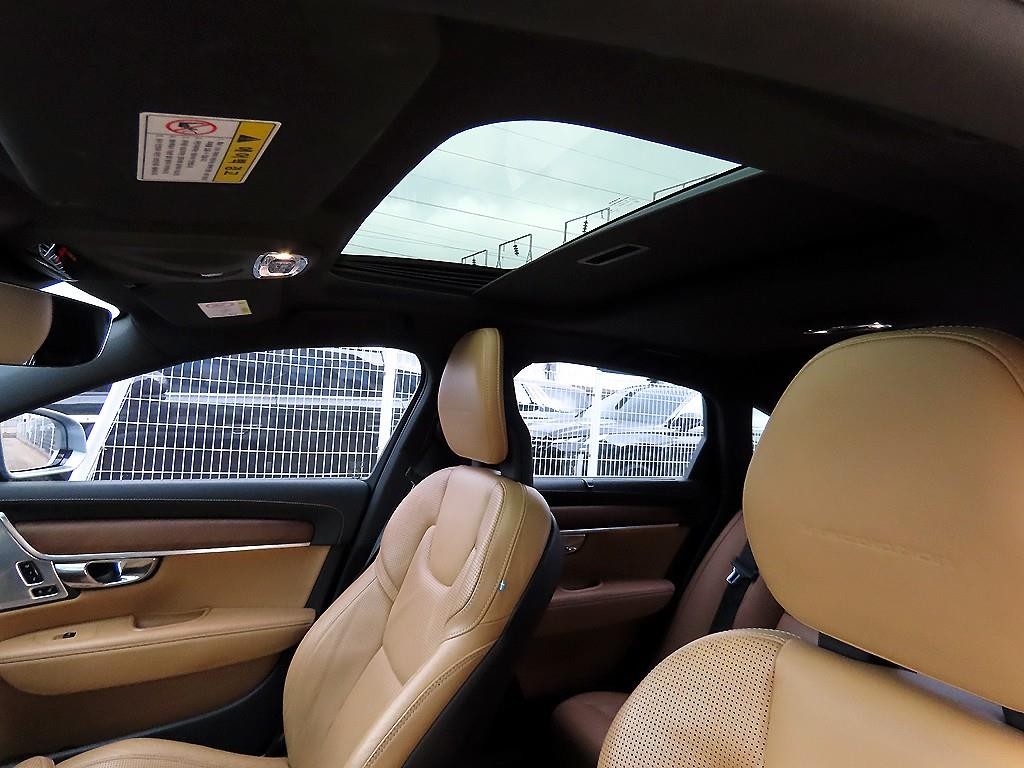 볼보 S90 D5 AWD 인스크립션 이미지 15