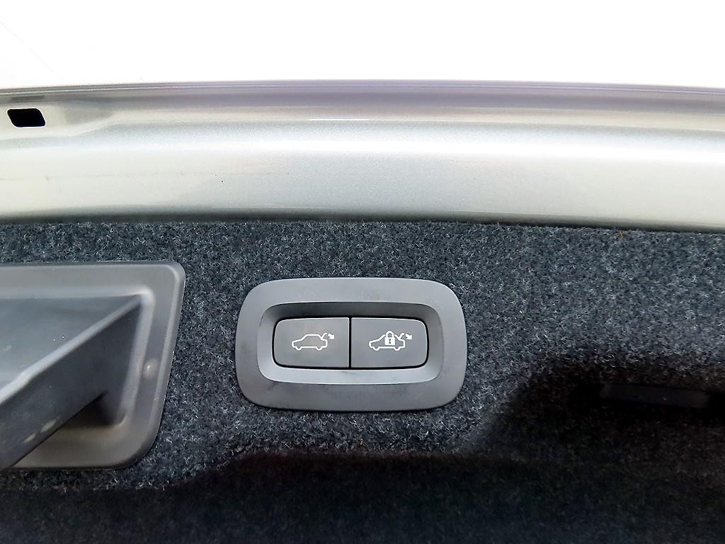 볼보 S90 D5 AWD 인스크립션 이미지 16