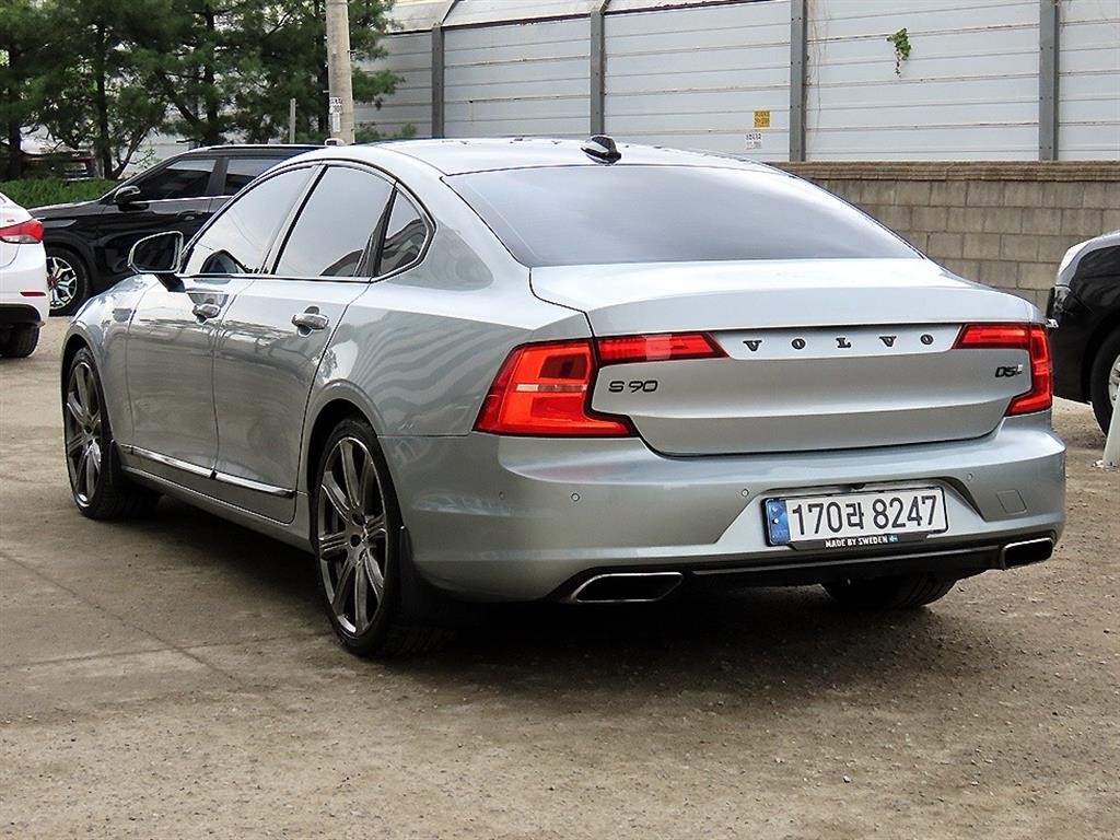 볼보 S90 D5 AWD 인스크립션 이미지 3