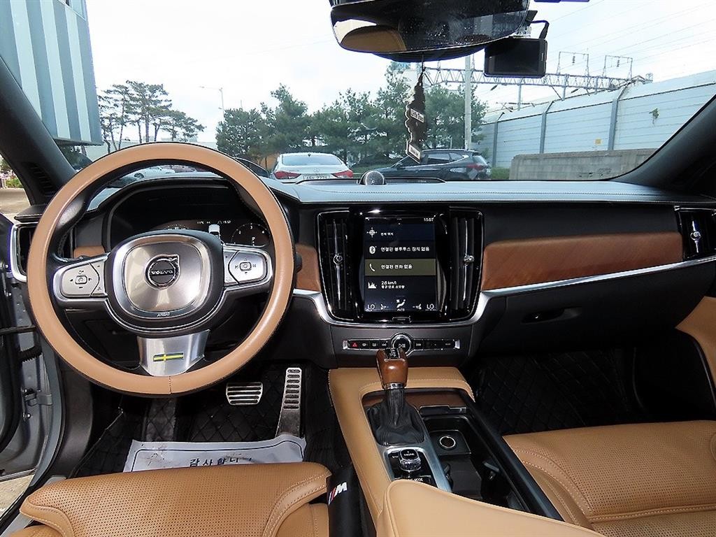 볼보 S90 D5 AWD 인스크립션 이미지 7