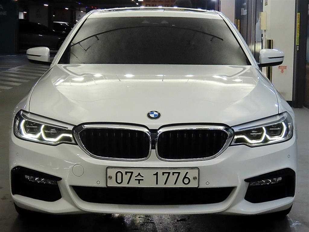 BMW 5시리즈 5시리즈 (G30) 530i M 스포츠 플러스 이미지 2