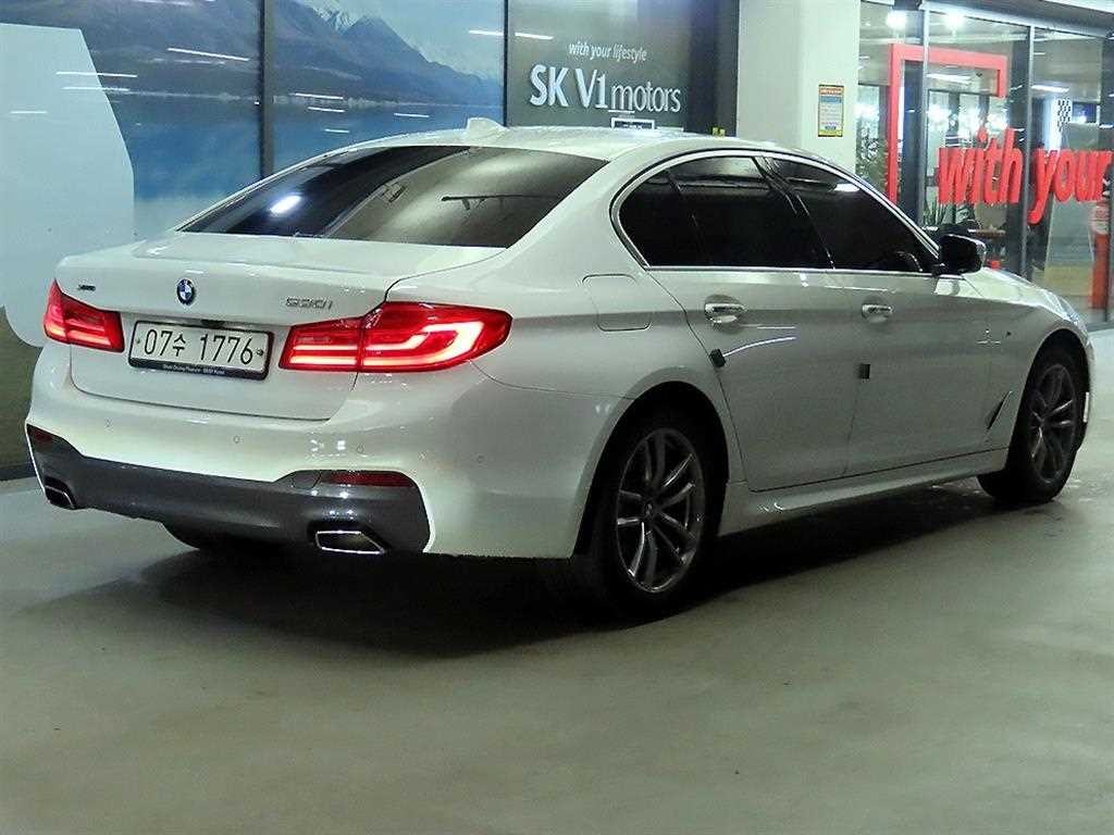 BMW 5시리즈 5시리즈 (G30) 530i M 스포츠 플러스 이미지 4