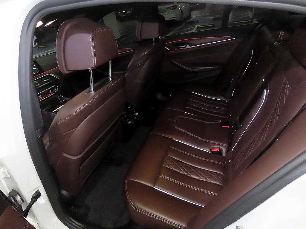 BMW 5시리즈 5시리즈 (G30) 530i M 스포츠 플러스 이미지 7
