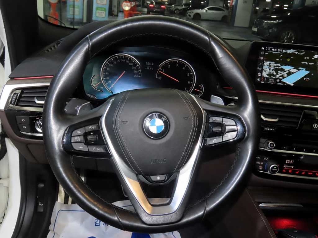 BMW 5시리즈 5시리즈 (G30) 530i M 스포츠 플러스 이미지 8