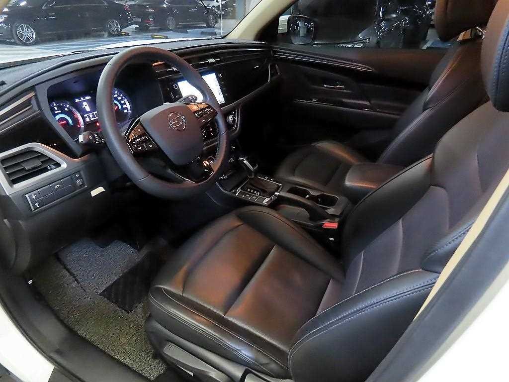 KG모빌리티(쌍용) 코란도 뷰티풀코란도 2WD 디젤 1.6 C5 이미지 10