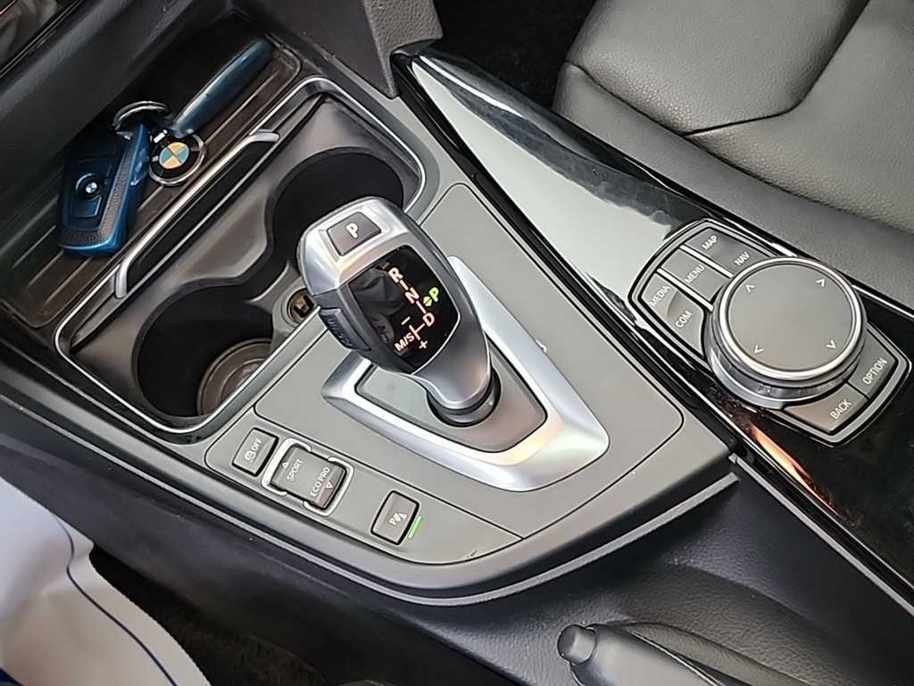 BMW 3시리즈 3시리즈 (F30) 320d 이미지 8
