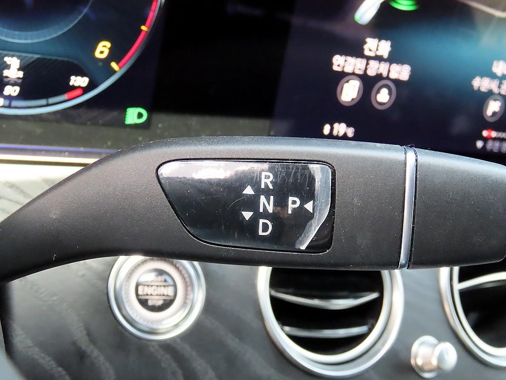 벤츠 E 클래스 E-클래스 W213 E220d 4MATIC AMG라인 이미지 11