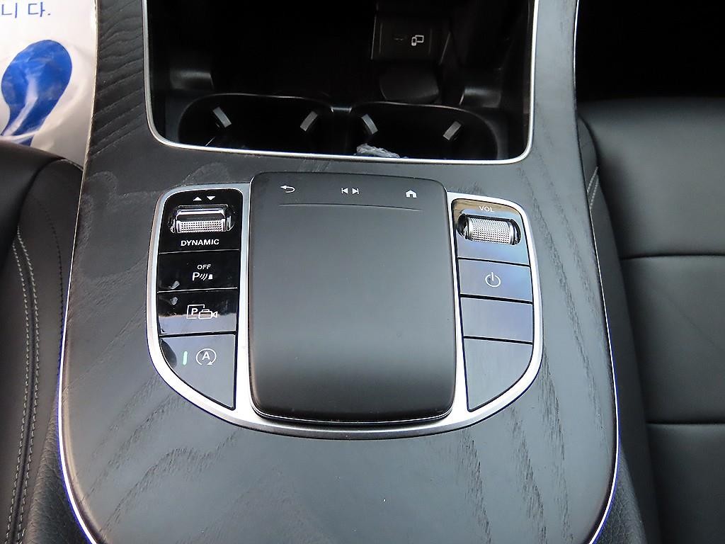 벤츠 E 클래스 E-클래스 W213 E220d 4MATIC AMG라인 이미지 12