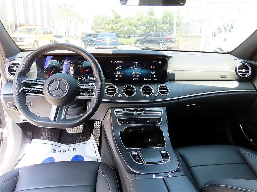 벤츠 E 클래스 E-클래스 W213 E220d 4MATIC AMG라인 이미지 7
