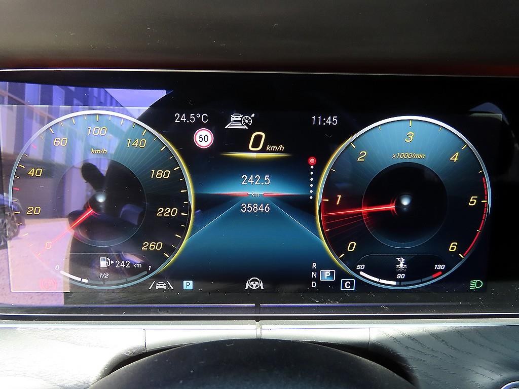 벤츠 E 클래스 E-클래스 W213 E220d 4MATIC AMG라인 이미지 9