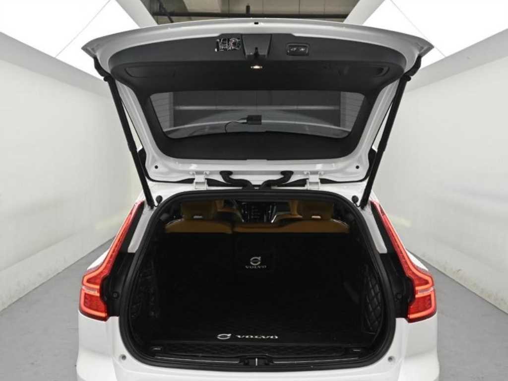 볼보 V60 V60 크로스 컨트리 2세대 2.0 T5 프로 AWD 이미지 19