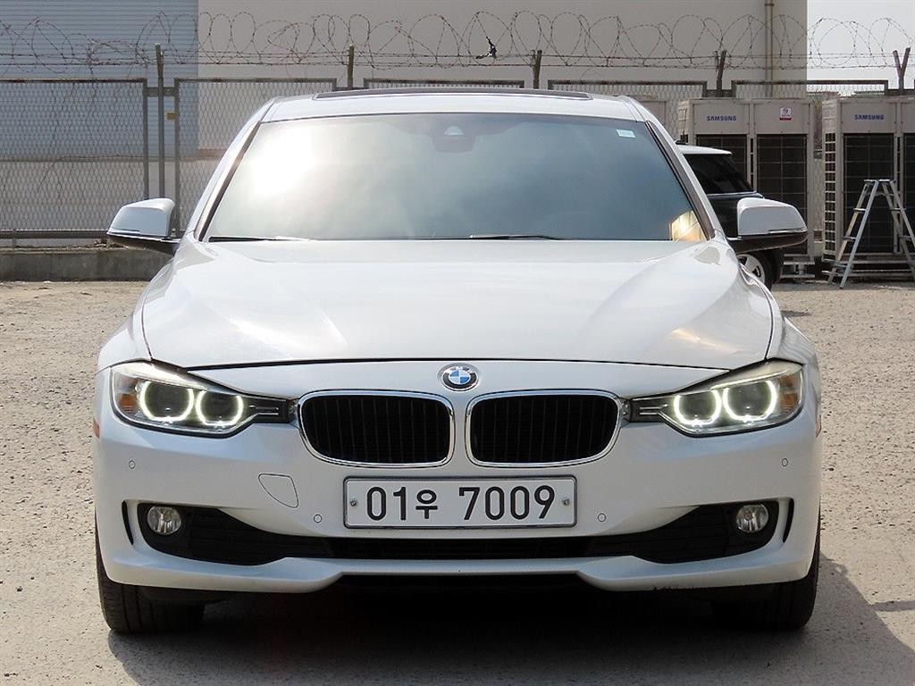BMW 3시리즈 3시리즈 (F30) 320d xDrive 이미지 1