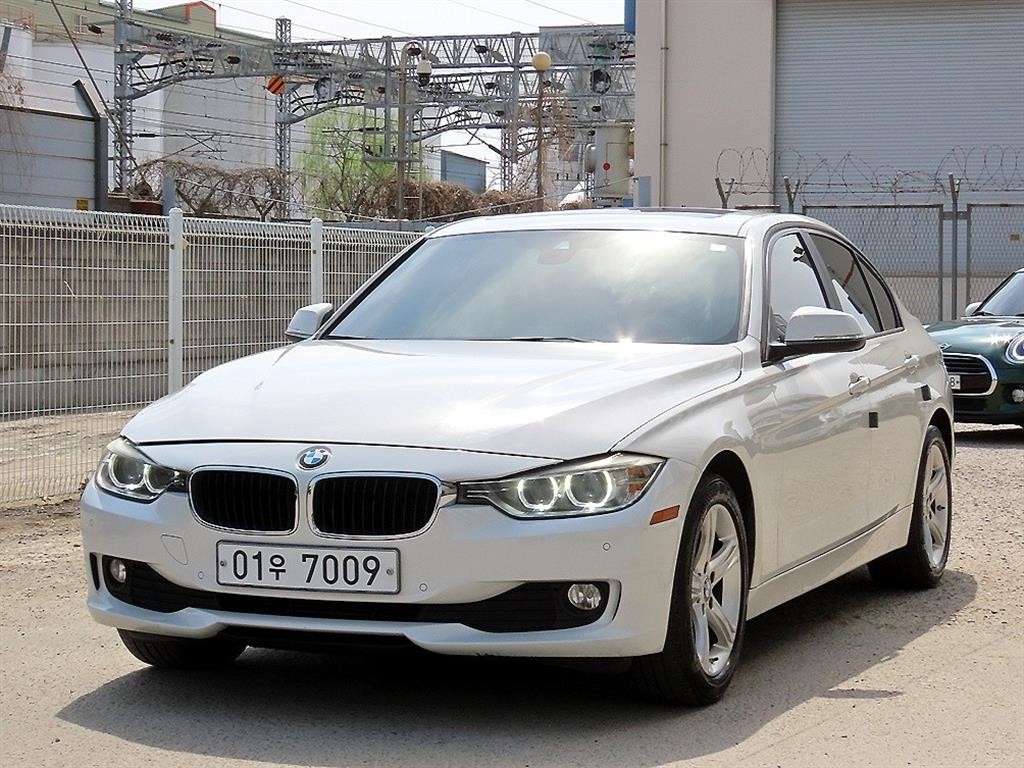 BMW 3시리즈 3시리즈 (F30) 320d xDrive 이미지 2