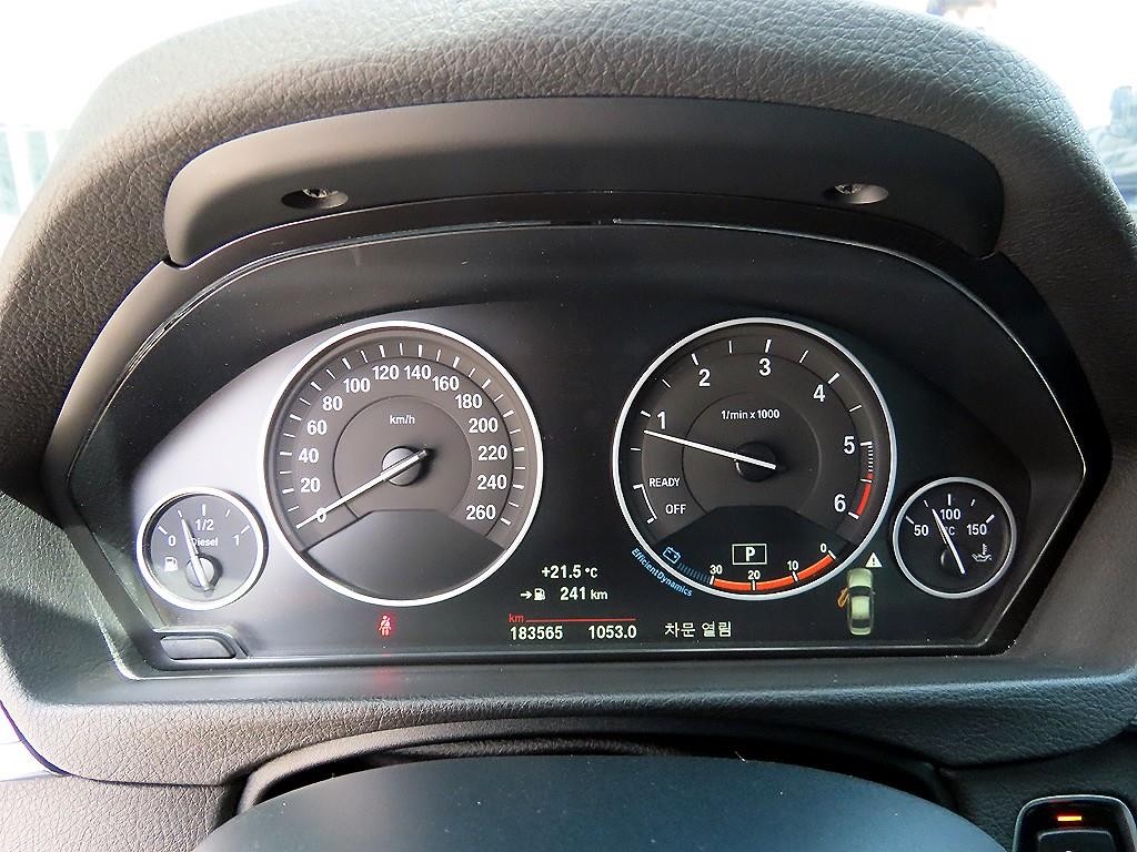 BMW 3시리즈 3시리즈 (F30) 320d xDrive 이미지 9