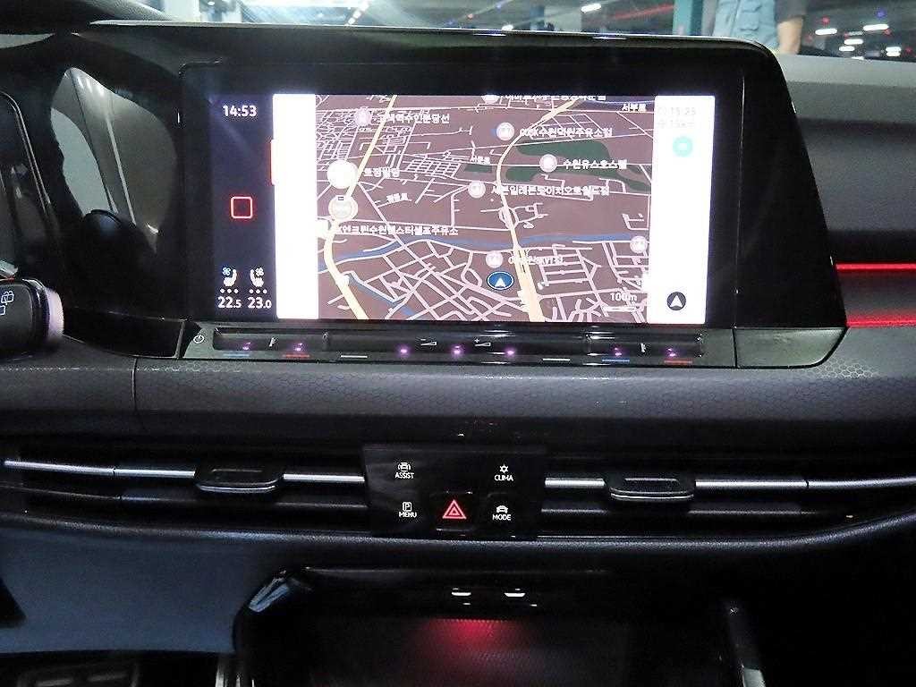 폭스바겐 골프 골프 8세대 2.0 GTI 이미지 11