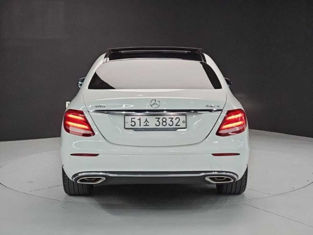 벤츠 E 클래스 E-클래스 W213 E400 4MATIC 익스클루시브 이미지 4