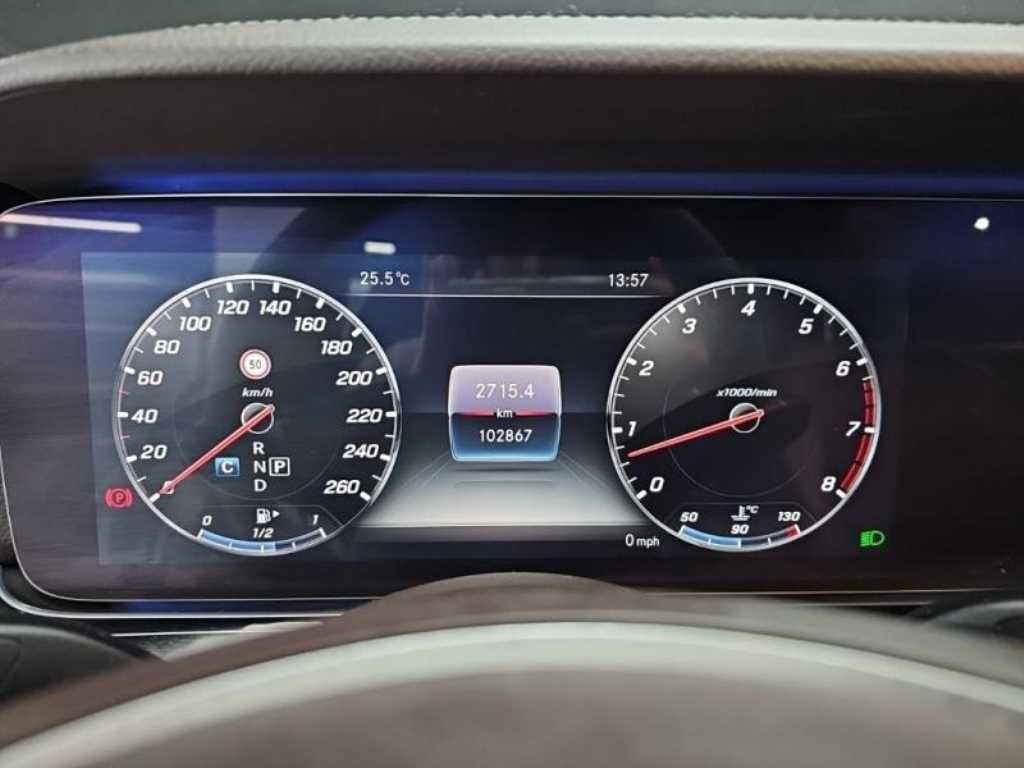 벤츠 E 클래스 E-클래스 W213 E400 4MATIC 익스클루시브 이미지 6