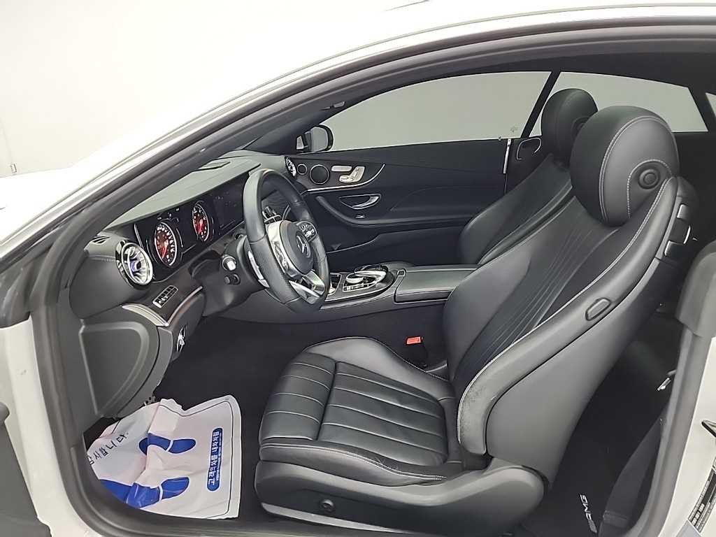 벤츠 E 클래스 E-클래스 W213 E220d 쿠페 이미지 11