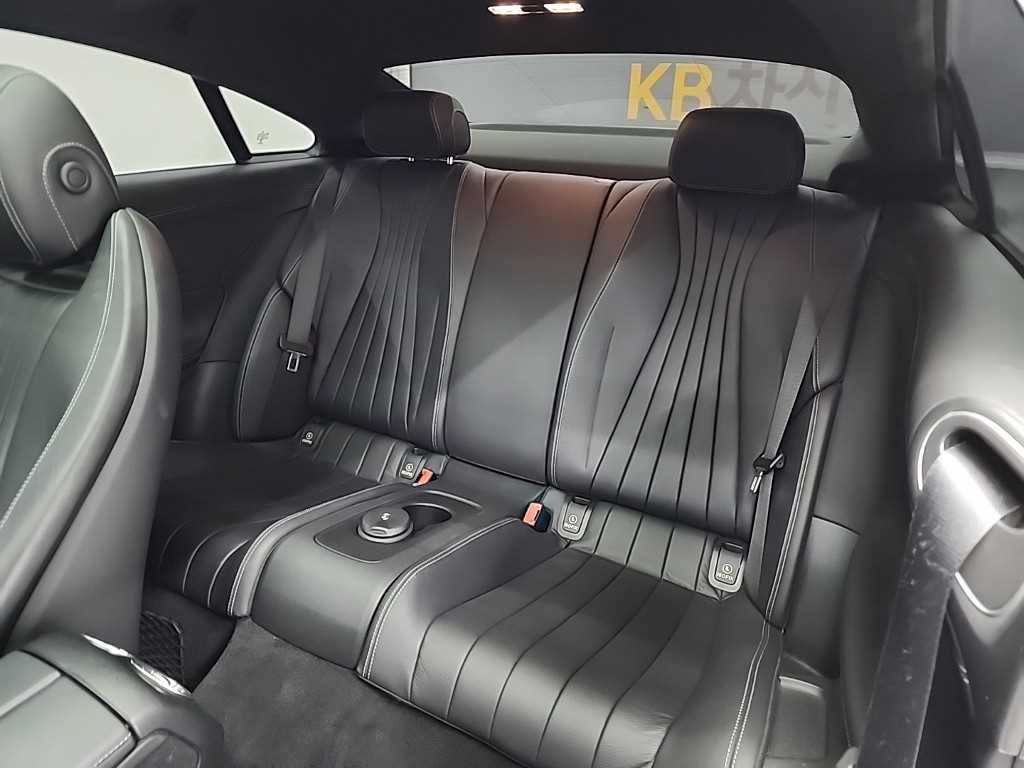 벤츠 E 클래스 E-클래스 W213 E220d 쿠페 이미지 12