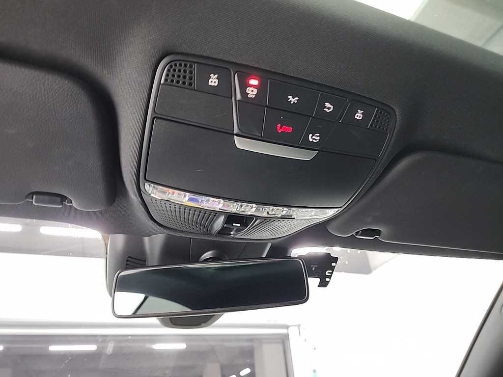 벤츠 E 클래스 E-클래스 W213 E220d 쿠페 이미지 17