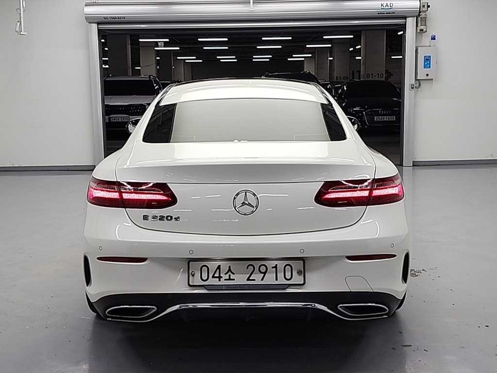 벤츠 E 클래스 E-클래스 W213 E220d 쿠페 이미지 3