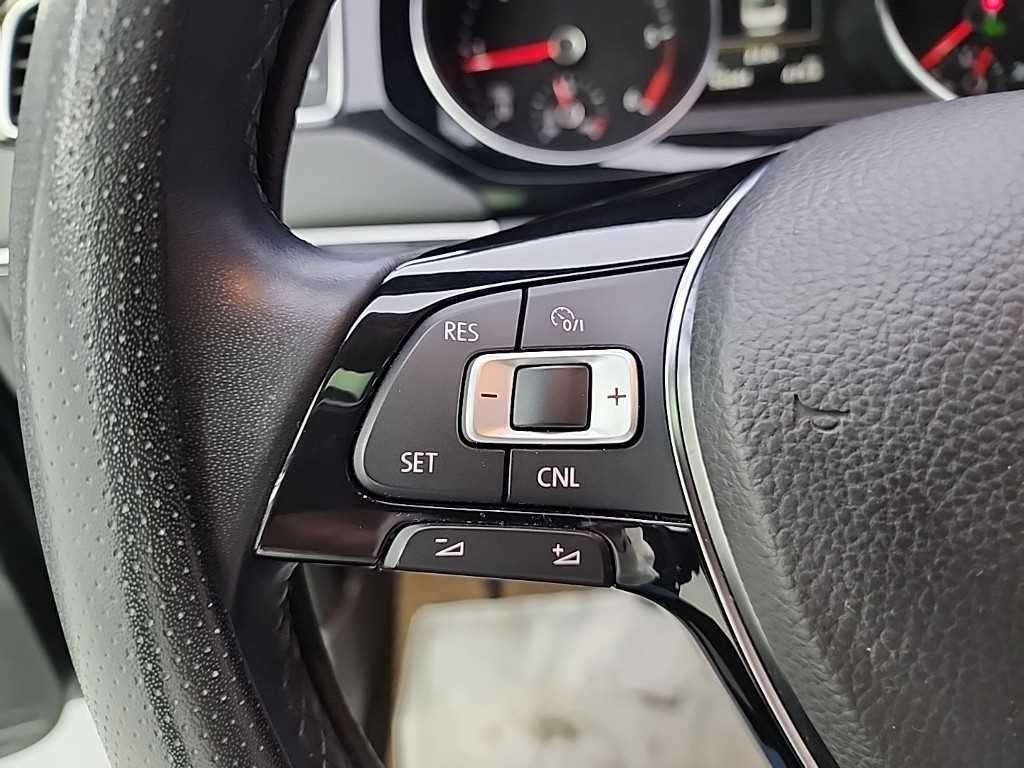 폭스바겐 제타 뉴 제타 2.0 TDI 블루모션 프리미엄 이미지 17