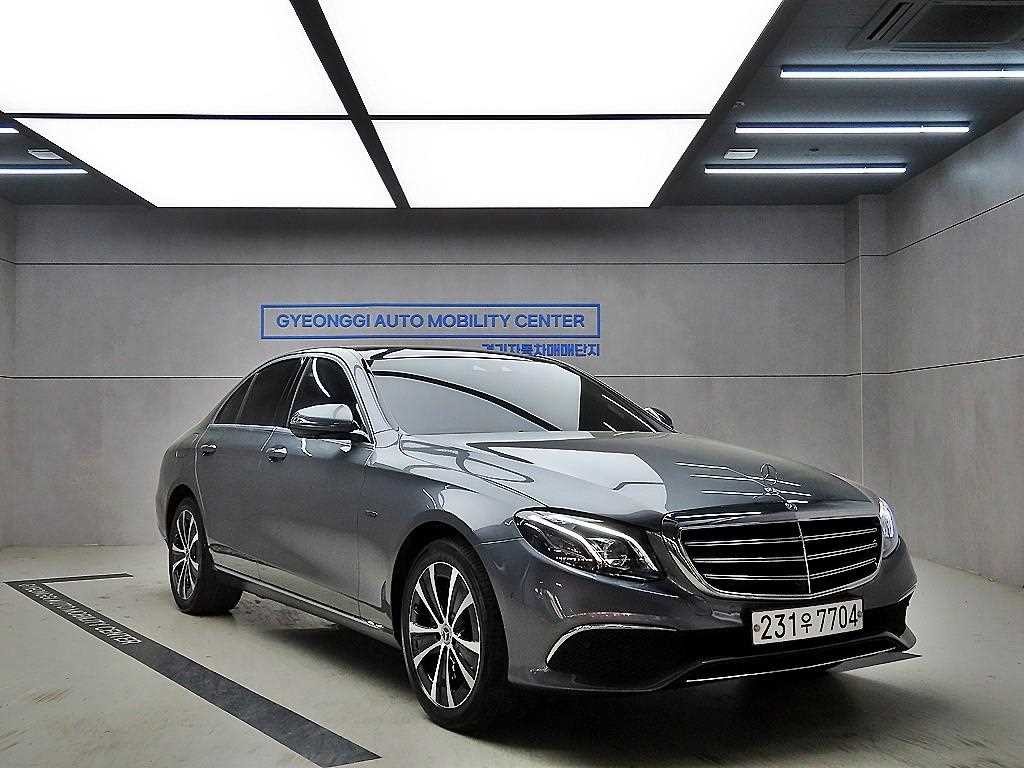 벤츠 E 클래스 E-클래스 W213 E300e 익스클루시브 이미지 1