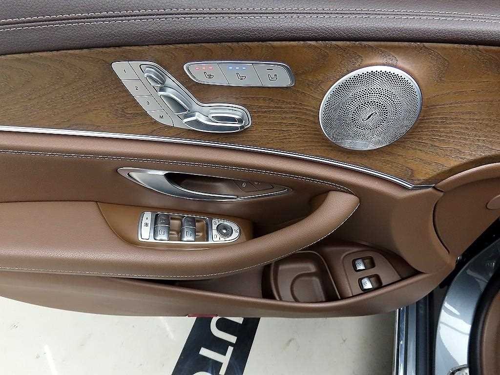 벤츠 E 클래스 E-클래스 W213 E300e 익스클루시브 이미지 11