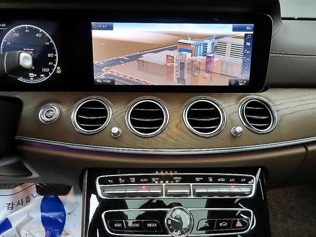 벤츠 E 클래스 E-클래스 W213 E300e 익스클루시브 이미지 13