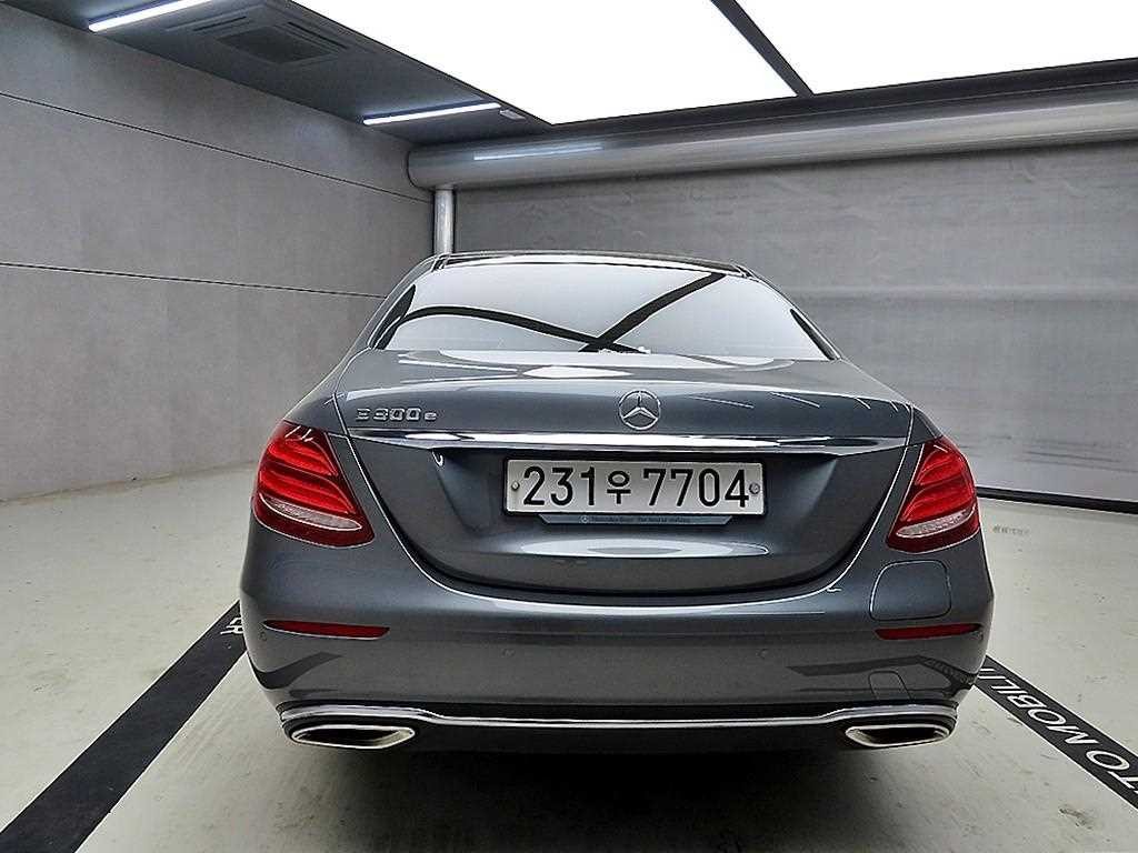 벤츠 E 클래스 E-클래스 W213 E300e 익스클루시브 이미지 3