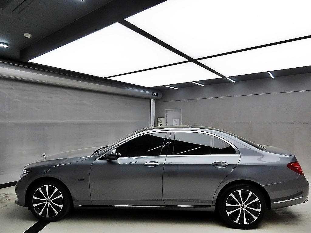벤츠 E 클래스 E-클래스 W213 E300e 익스클루시브 이미지 4