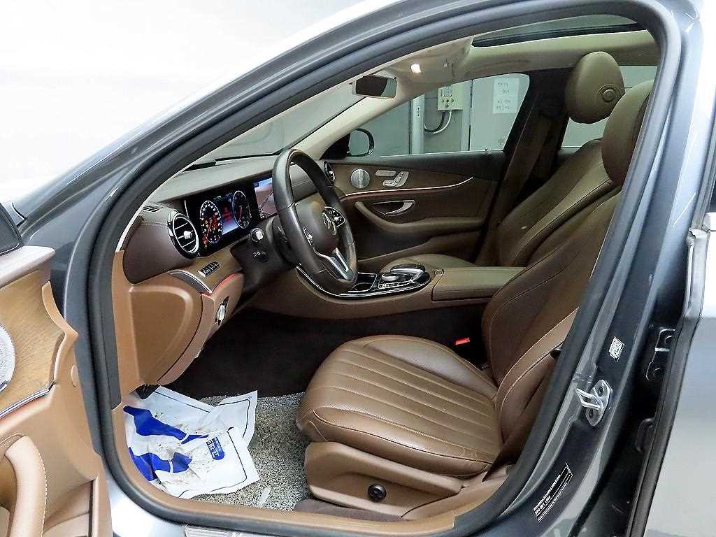 벤츠 E 클래스 E-클래스 W213 E300e 익스클루시브 이미지 5