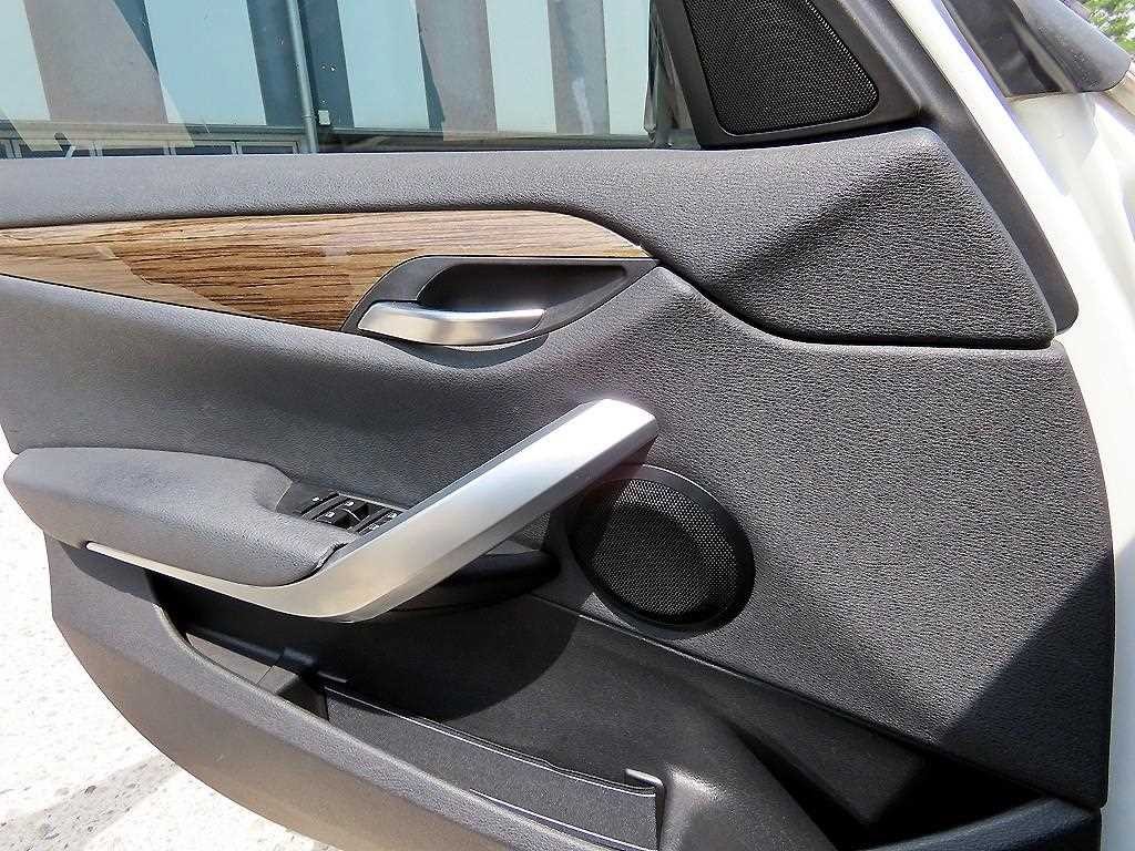 BMW X1 X1 (E84) xDrive 18d 4WD 이미지 11