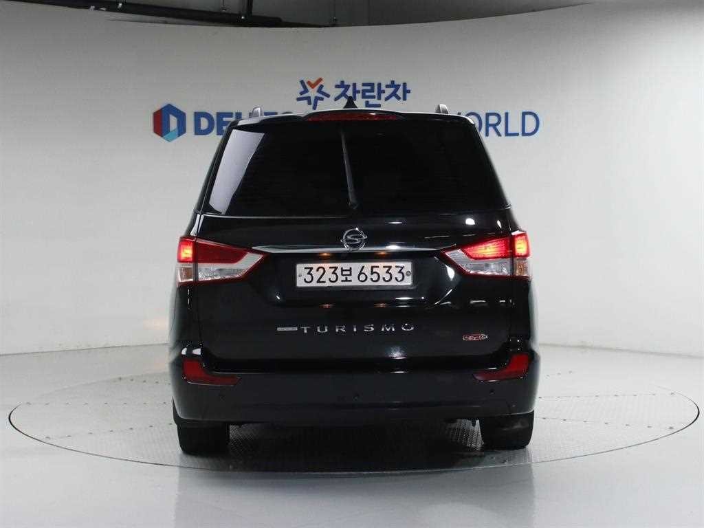KG모빌리티(쌍용) 코란도 코란도투리스모 4WD 익스트림 9인승 이미지 4