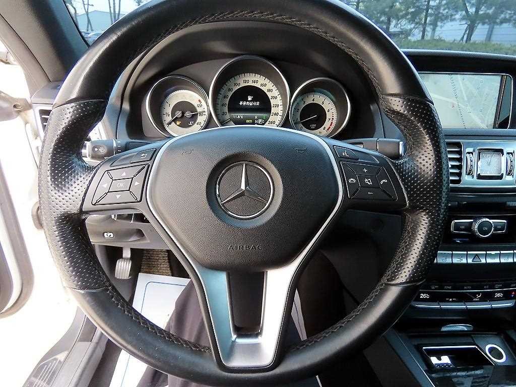 벤츠 E 클래스 E-클래스 W212 E200 카브리올레 이미지 12