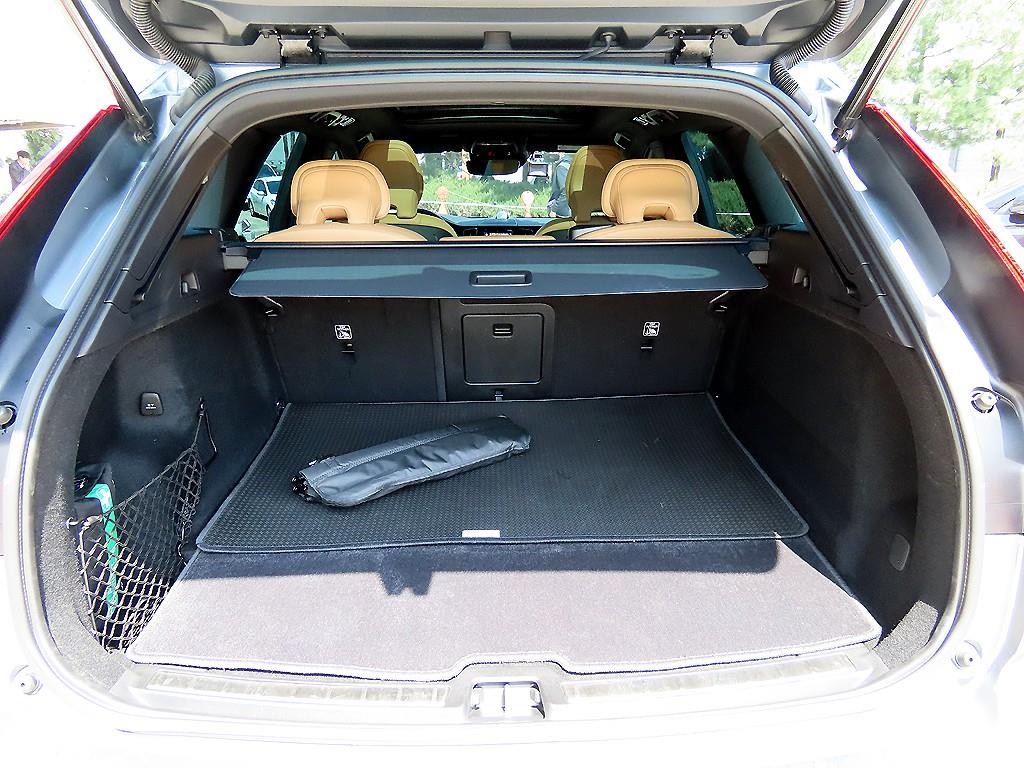 볼보 XC60 XC60(2세대) B5 AWD 인스크립션 이미지 17