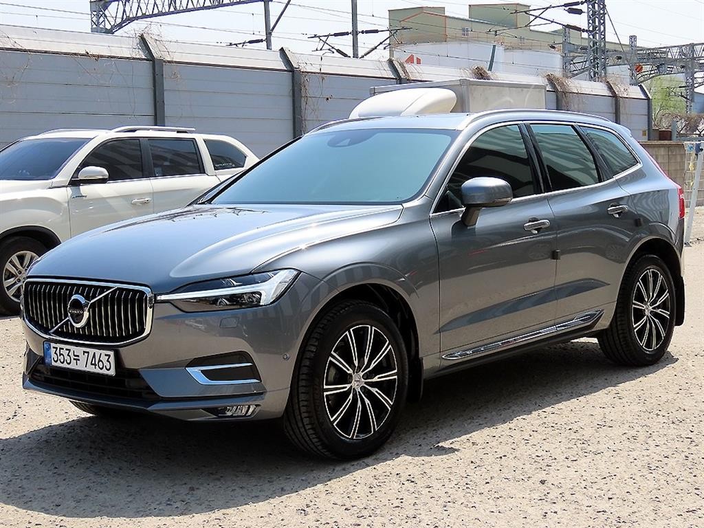 볼보 XC60 XC60(2세대) B5 AWD 인스크립션 이미지 2