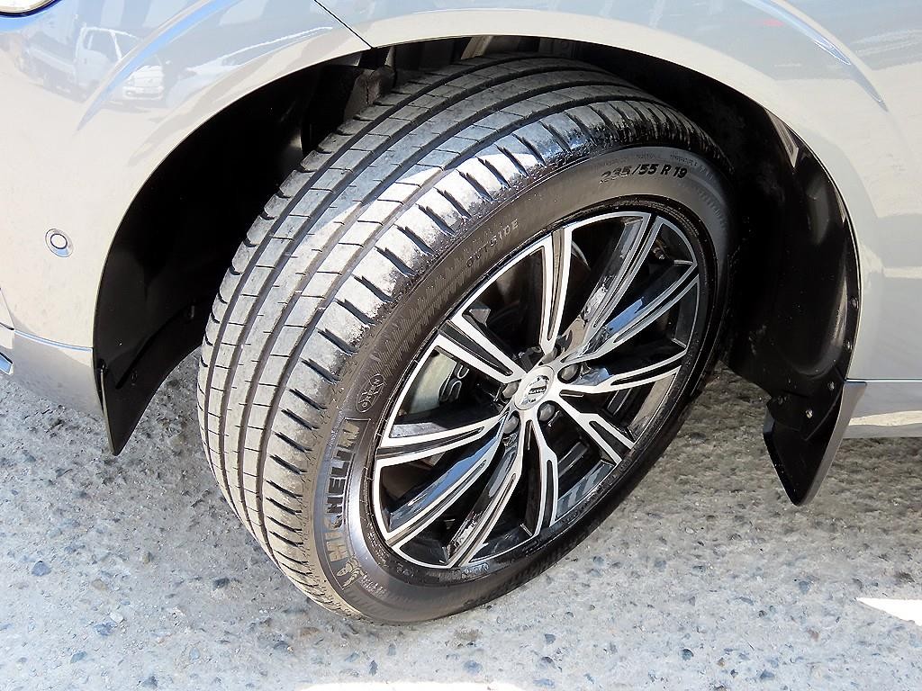 볼보 XC60 XC60(2세대) B5 AWD 인스크립션 이미지 20