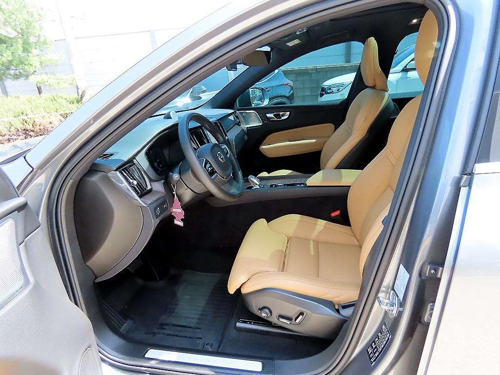 볼보 XC60 XC60(2세대) B5 AWD 인스크립션 이미지 5
