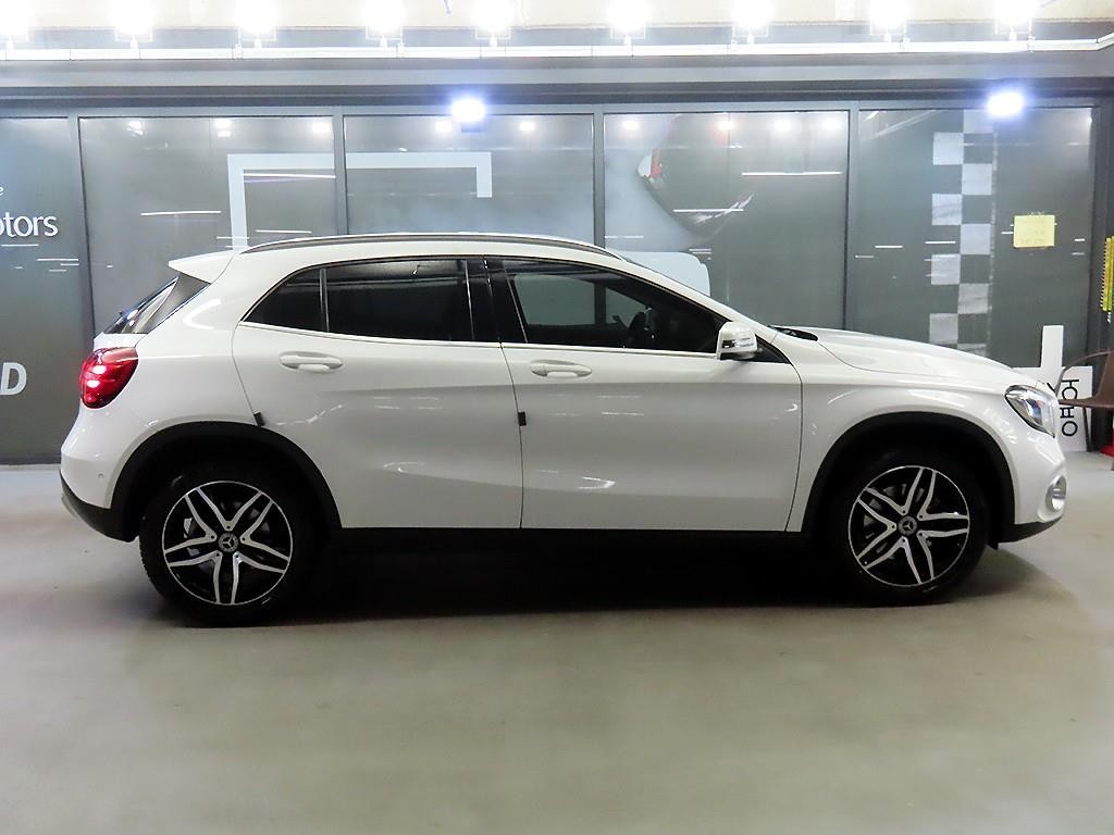 벤츠 GLA 클래스 GLA클래스 X156 GLA220 프리미엄 이미지 3